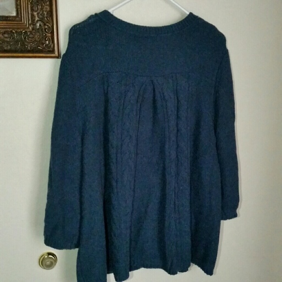 Sweater - Picture 5 of 6